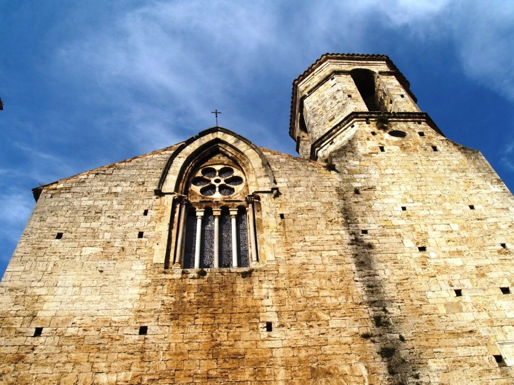 Iglesia de Sant Pere de Besalú